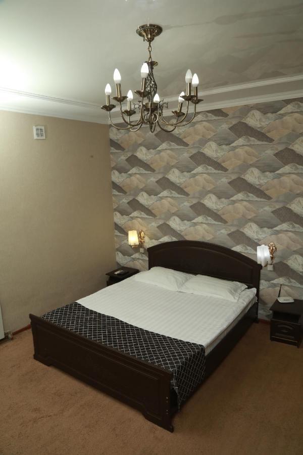 Vip Mini Hotel Semey Exterior photo